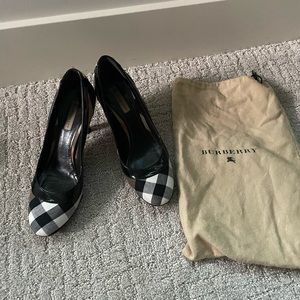 Burberry Pumps